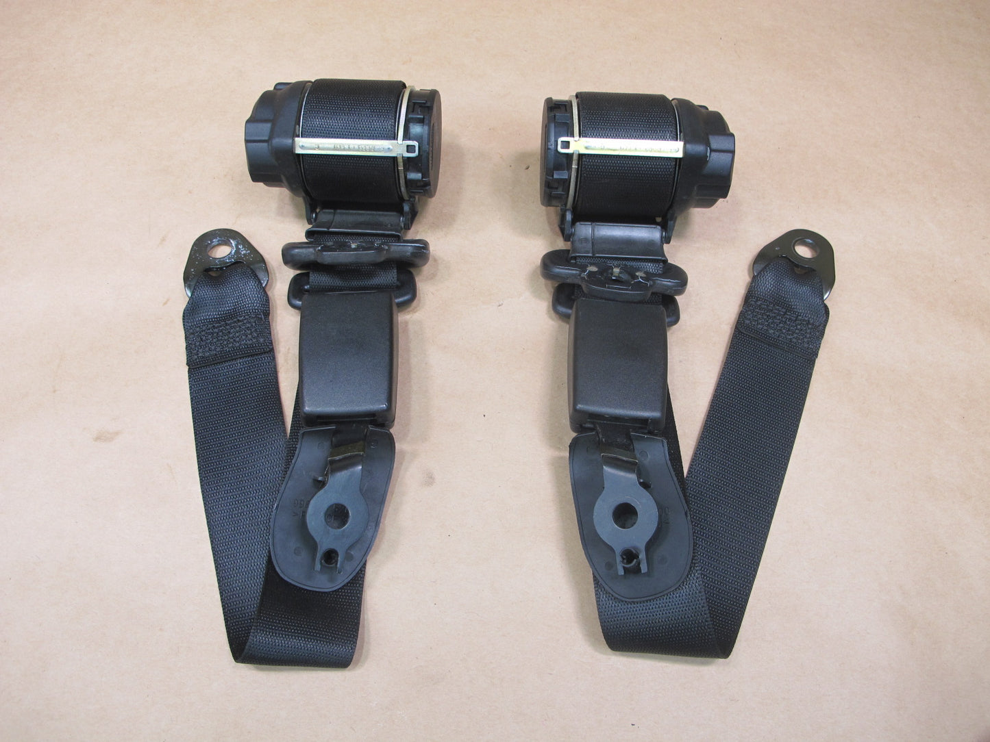 99-04 PORSCHE 911 SET OF 2 REAR LEFT & RIGHT SEATBELT RETRACTORS OEM