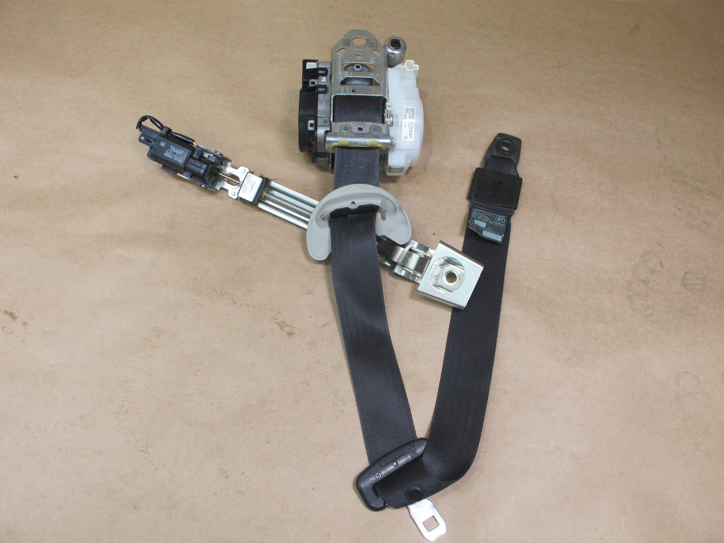 2007-2012 Lexus LS460 LS600hL Front Left & Right Seat Belt Retractor Set OEM