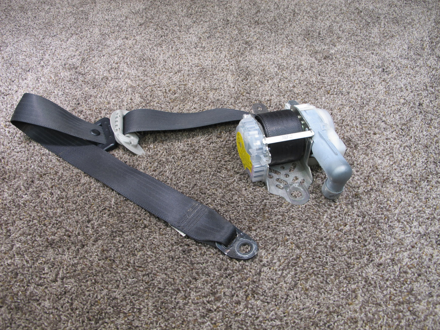 2004-2009 Lexus RX330 RX350 RX400h Front Left & Right seat Belt OEM
