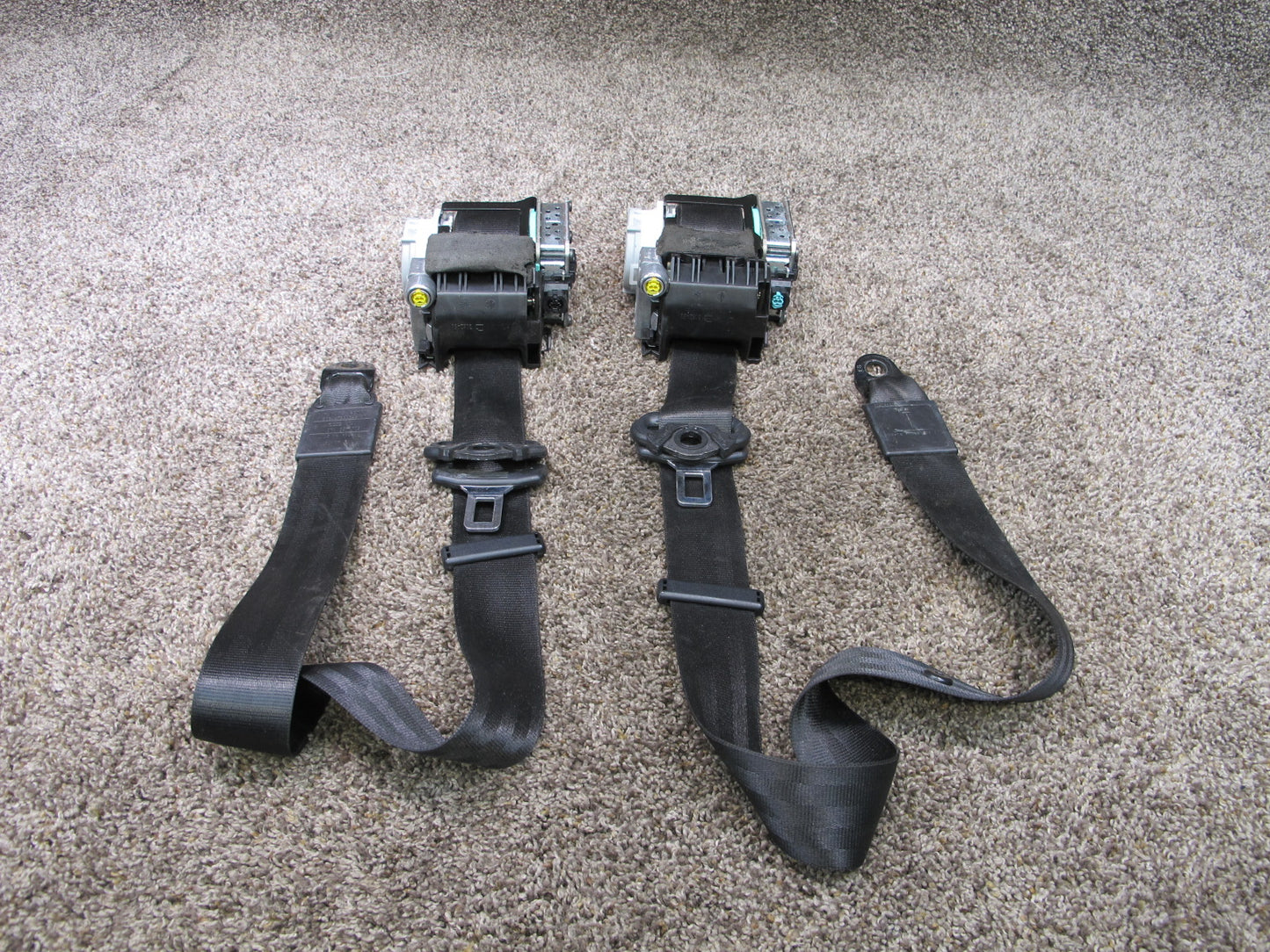 08-17 AUDI A5 S5 FRONT LEFT & RIGHT SIDE SEATBELT RETRACTOR SET OEM