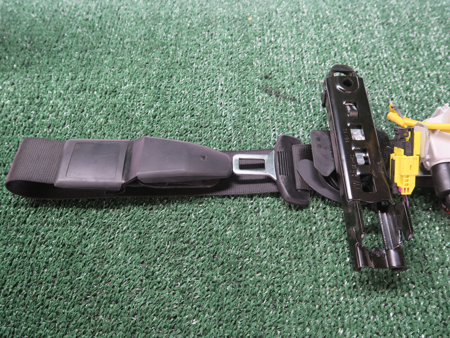 2012-2018 AUDI A6 S6 A7 S7 Front Right Seat Belt Retractor Black OEM