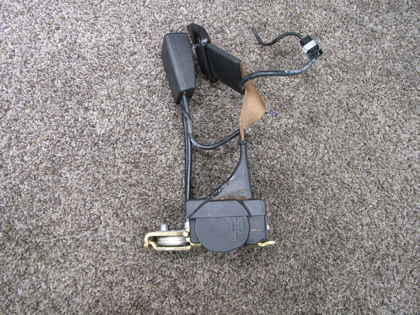 94-99 MERCEDES W140 S500 REAR CENTER SEATBELT RETRACTOR OEM