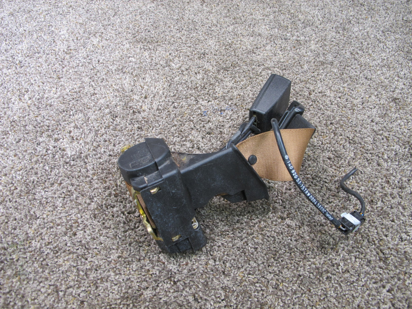 94-99 MERCEDES W140 S500 REAR CENTER SEATBELT RETRACTOR OEM