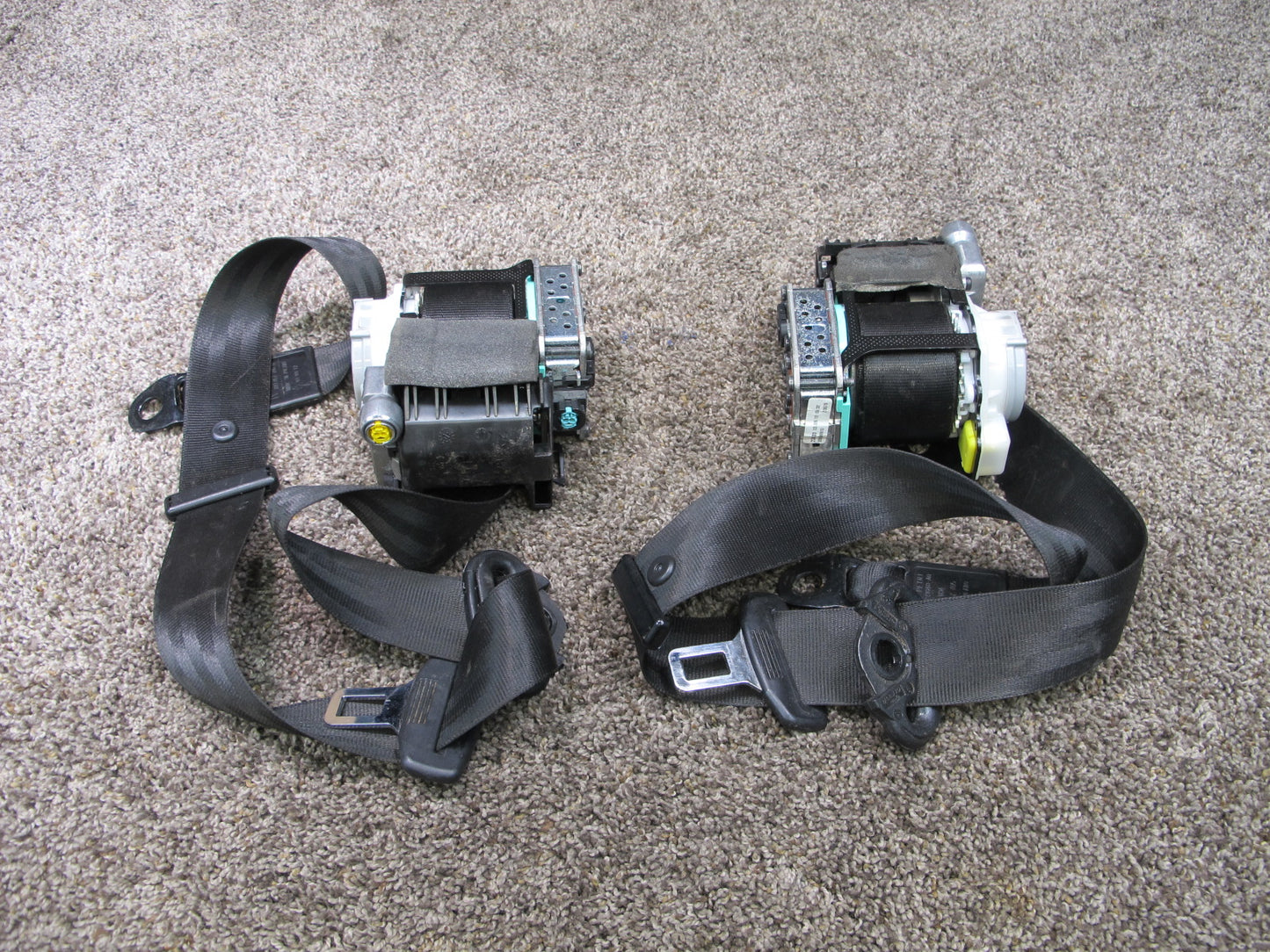08-17 AUDI A5 S5 FRONT LEFT & RIGHT SIDE SEATBELT RETRACTOR SET OEM
