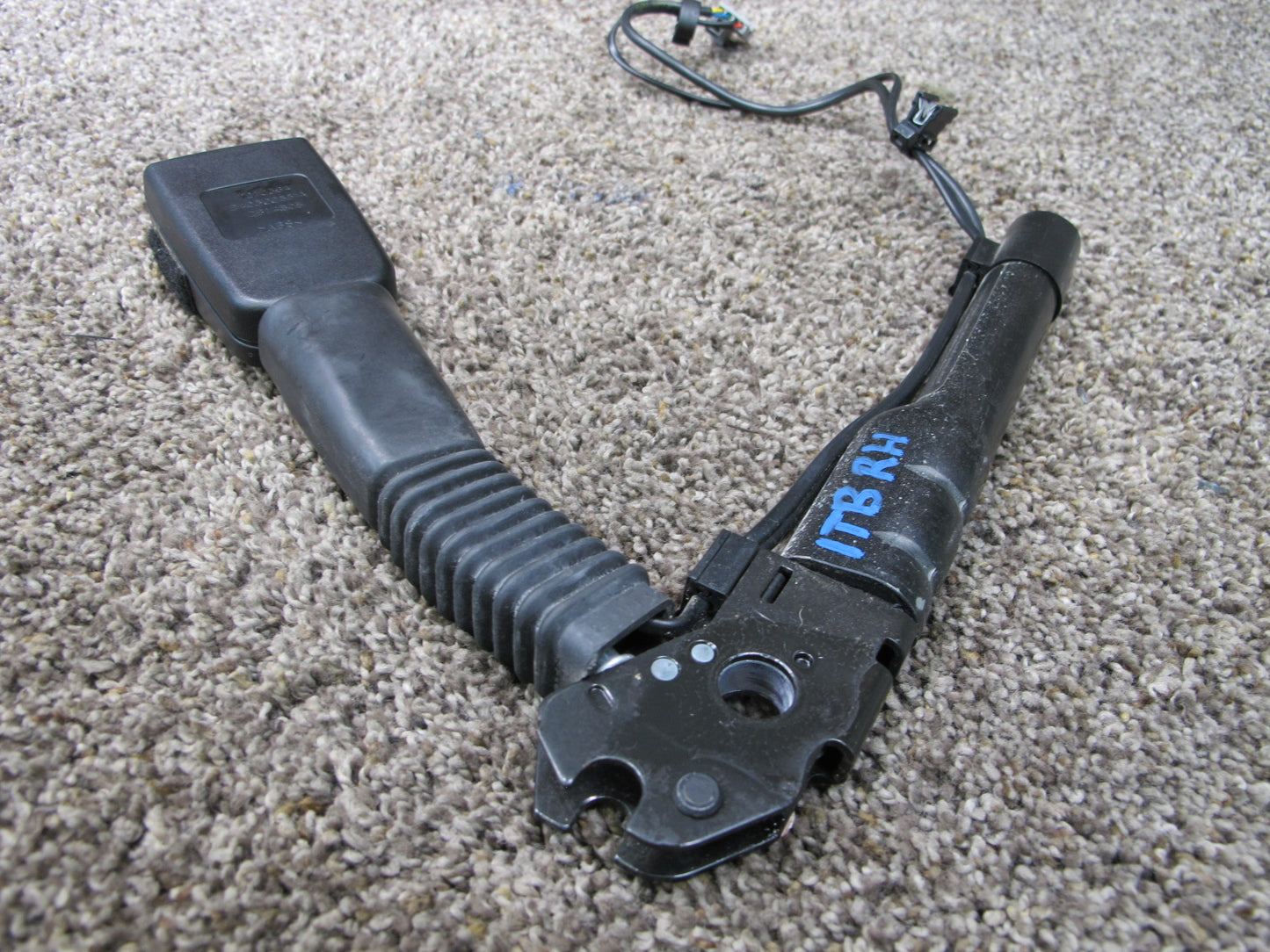 08-13 BMW E90 E91 E92 FRONT RIGHT PASSENGER SIDE SEATBELT RETRACTOR OEM