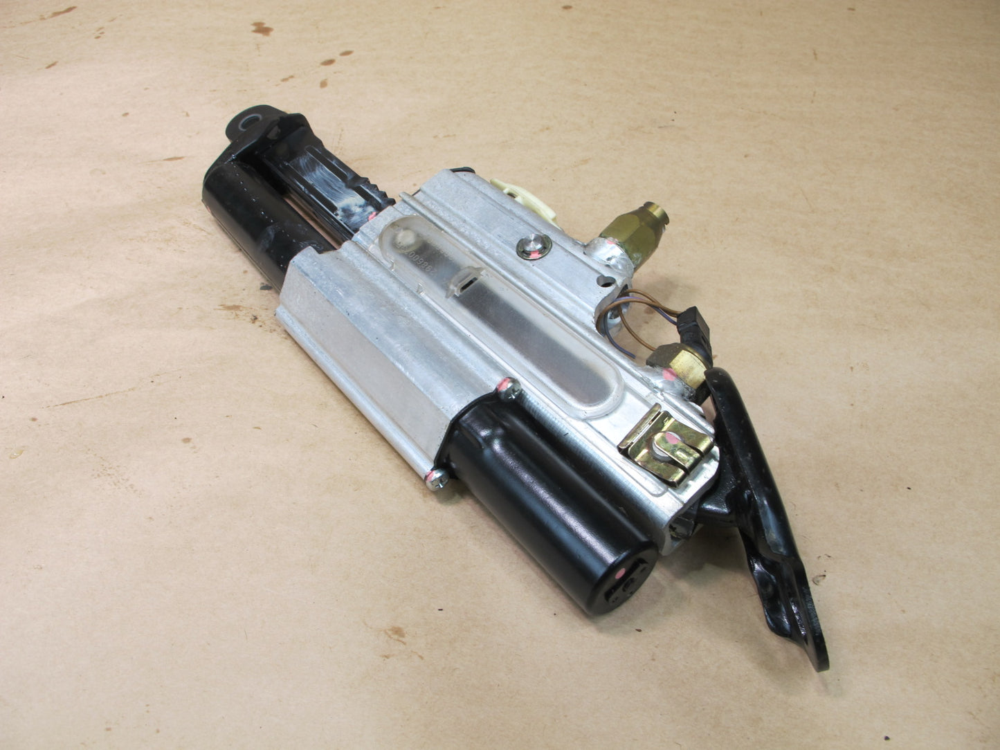 90-02 MERCEDES R129 SL500 RIGHT PASSENGER SIDE ROLL BAR HYDRAULIC CYLINDER