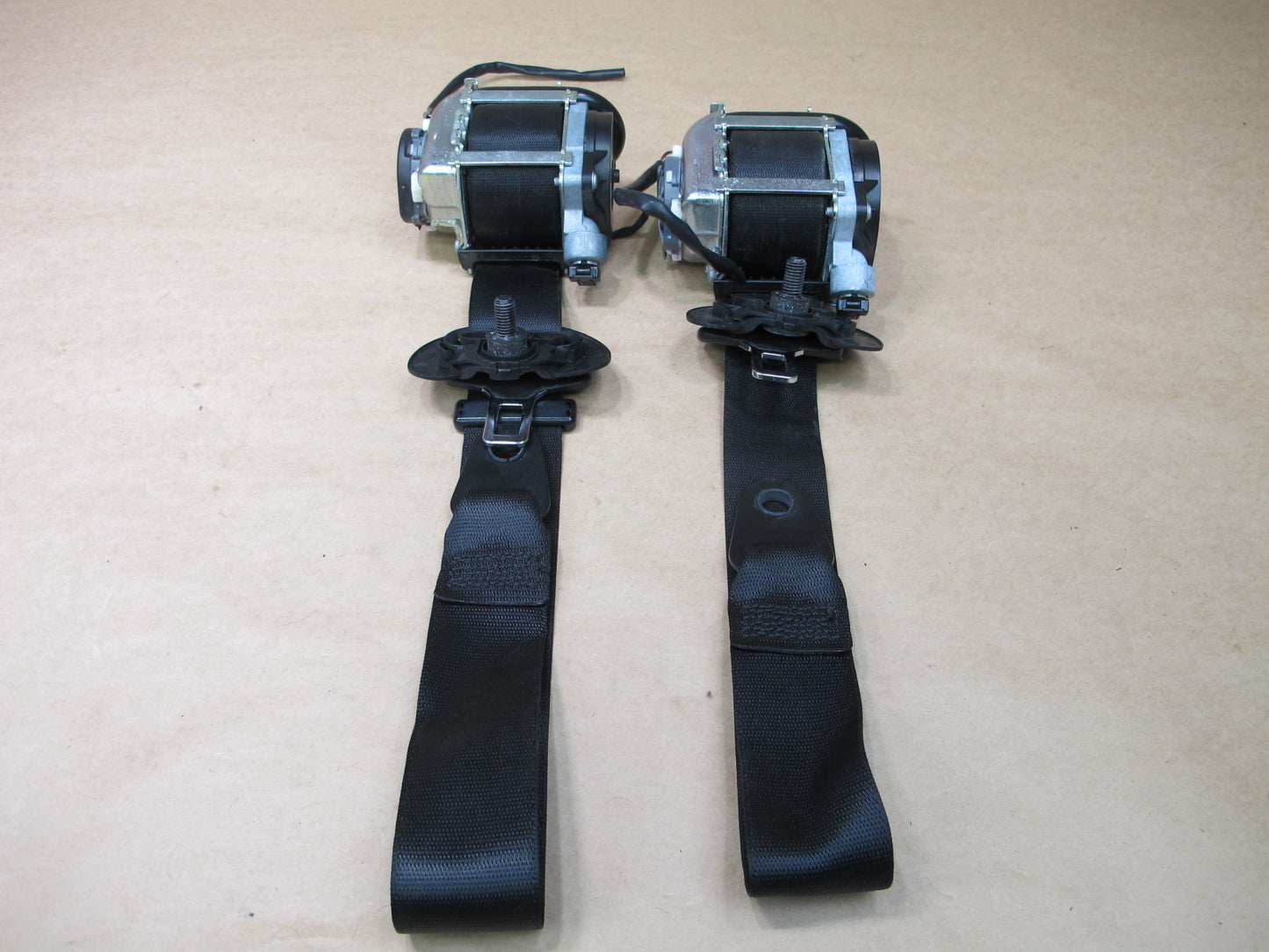 2010-2016 Mini Countryman R60 Driver & Passenger Seat Belt Retractors OEM