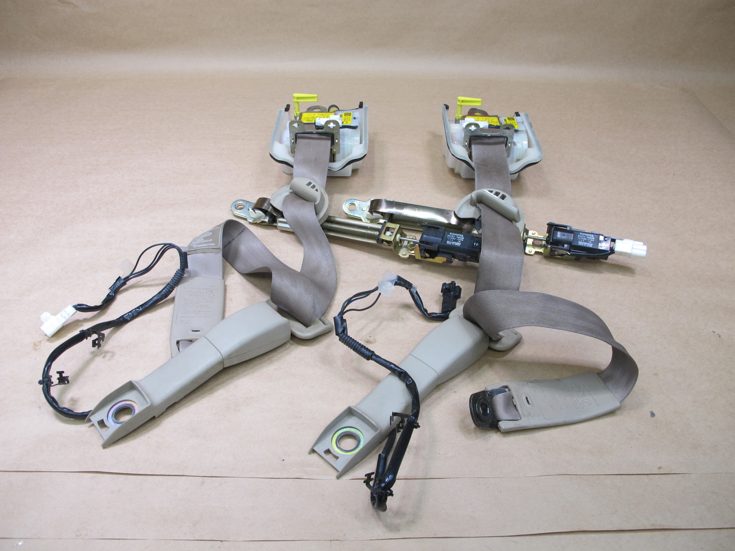 1995-1997 Lexus LS400 Front Left & Right Seat Belt Retractors OEM