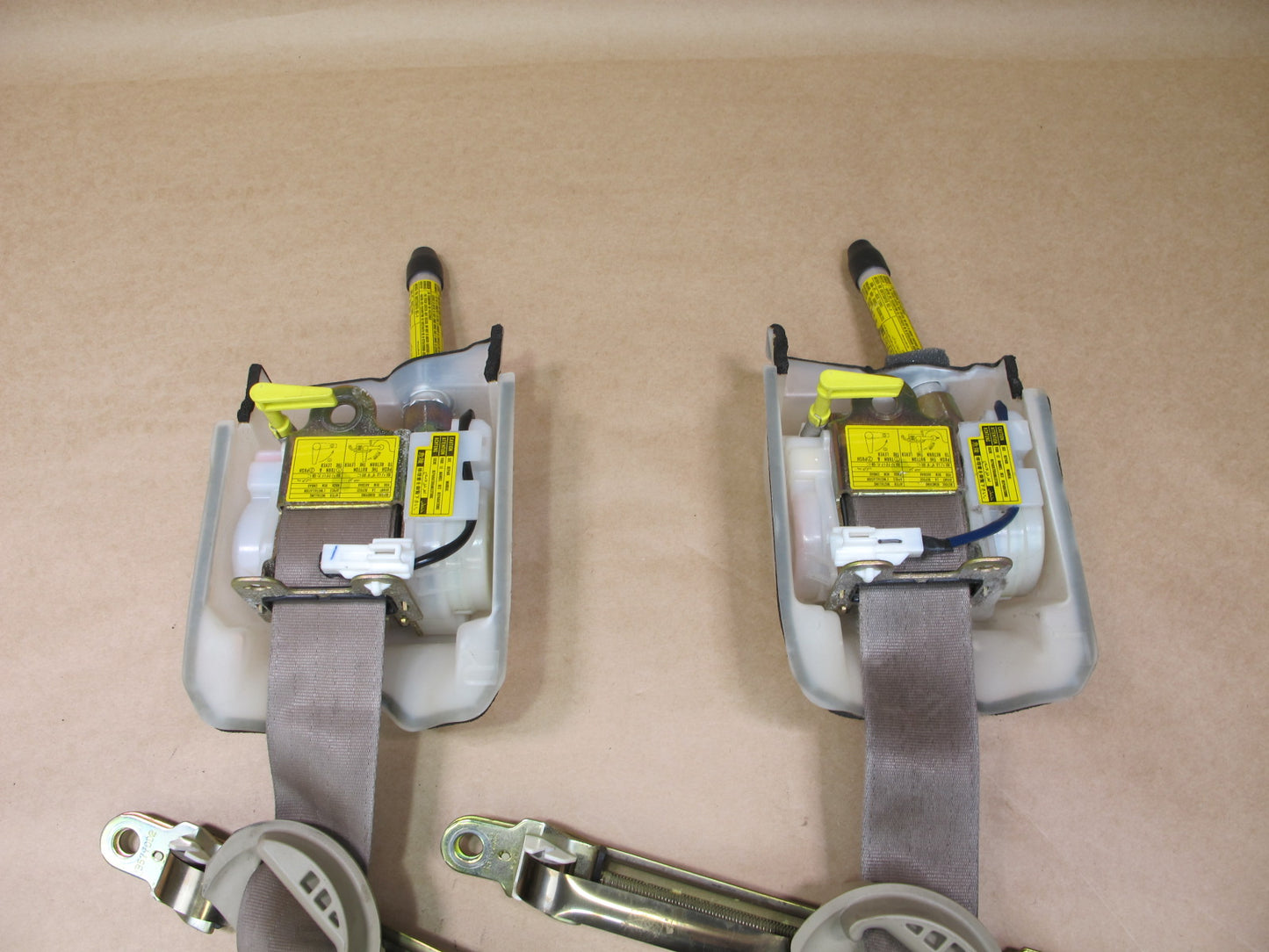 1995-1997 Lexus LS400 Front Left & Right Seat Belt Retractors OEM