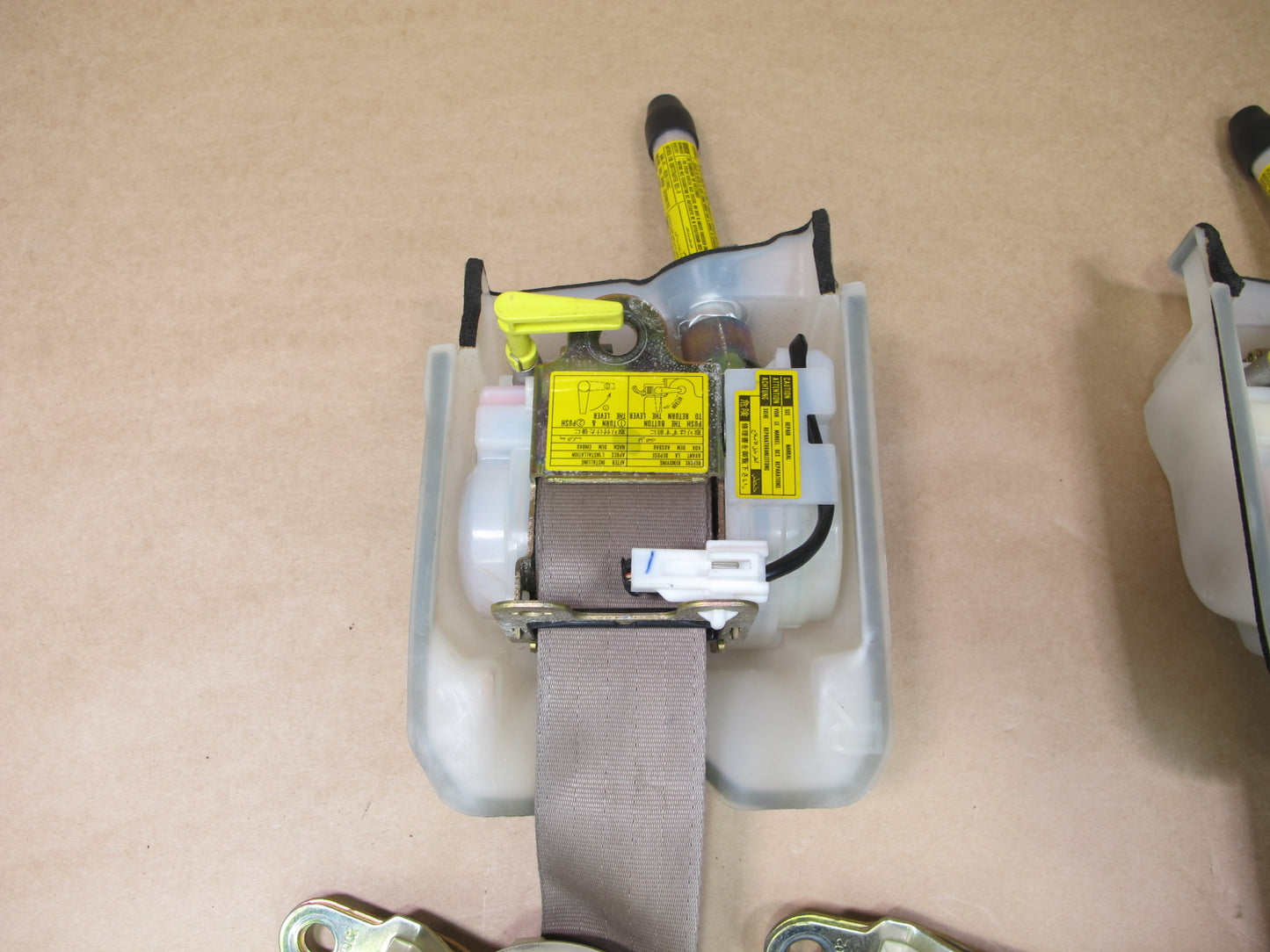 1995-1997 Lexus LS400 Front Left & Right Seat Belt Retractors OEM