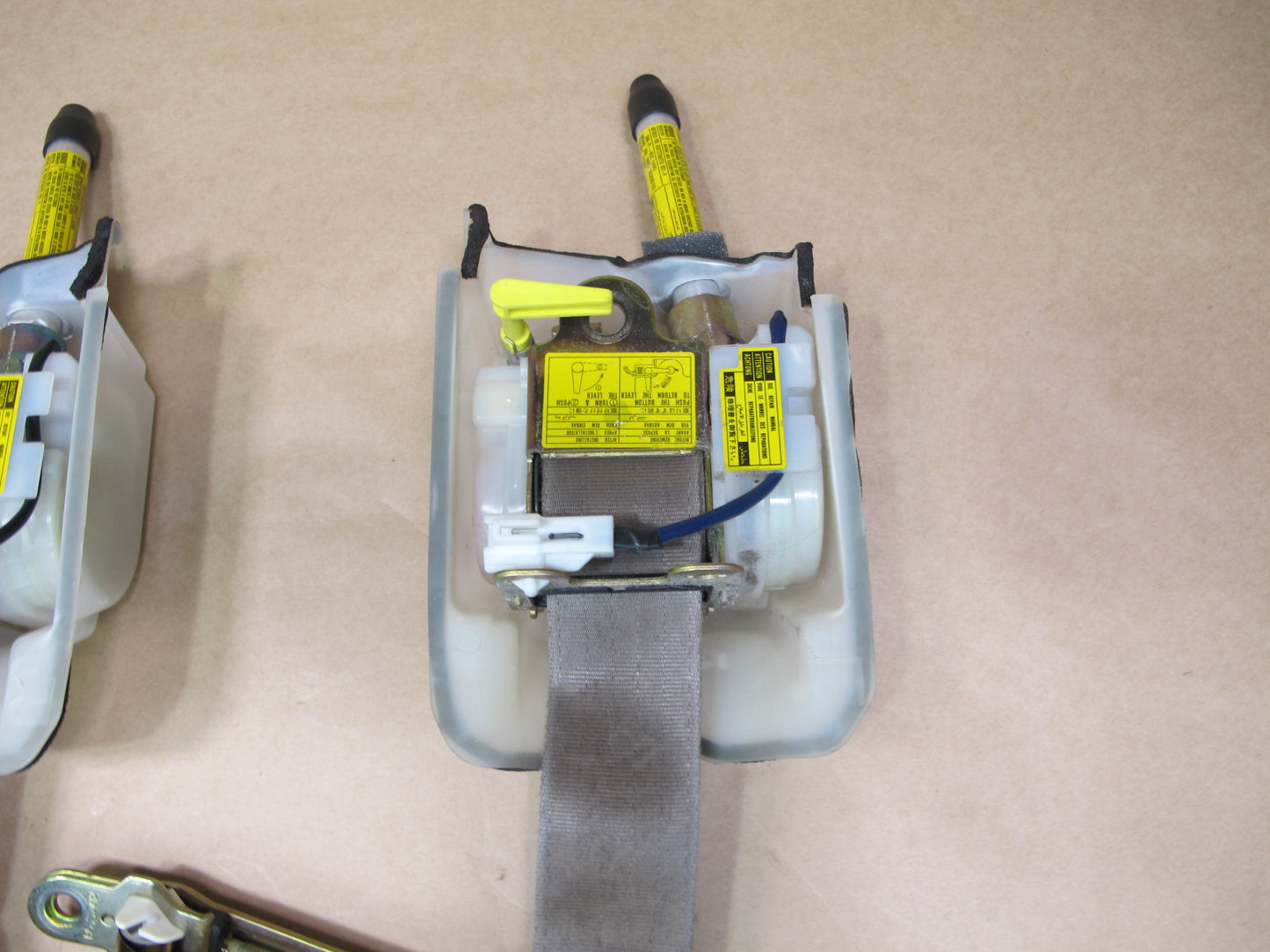 1995-1997 Lexus LS400 Front Left & Right Seat Belt Retractors OEM
