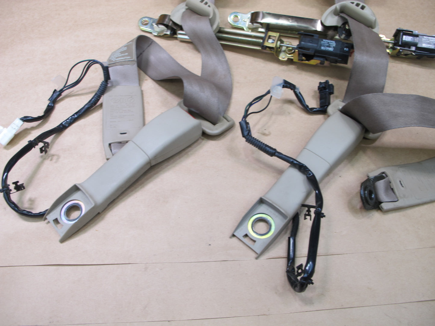 1995-1997 Lexus LS400 Front Left & Right Seat Belt Retractors OEM