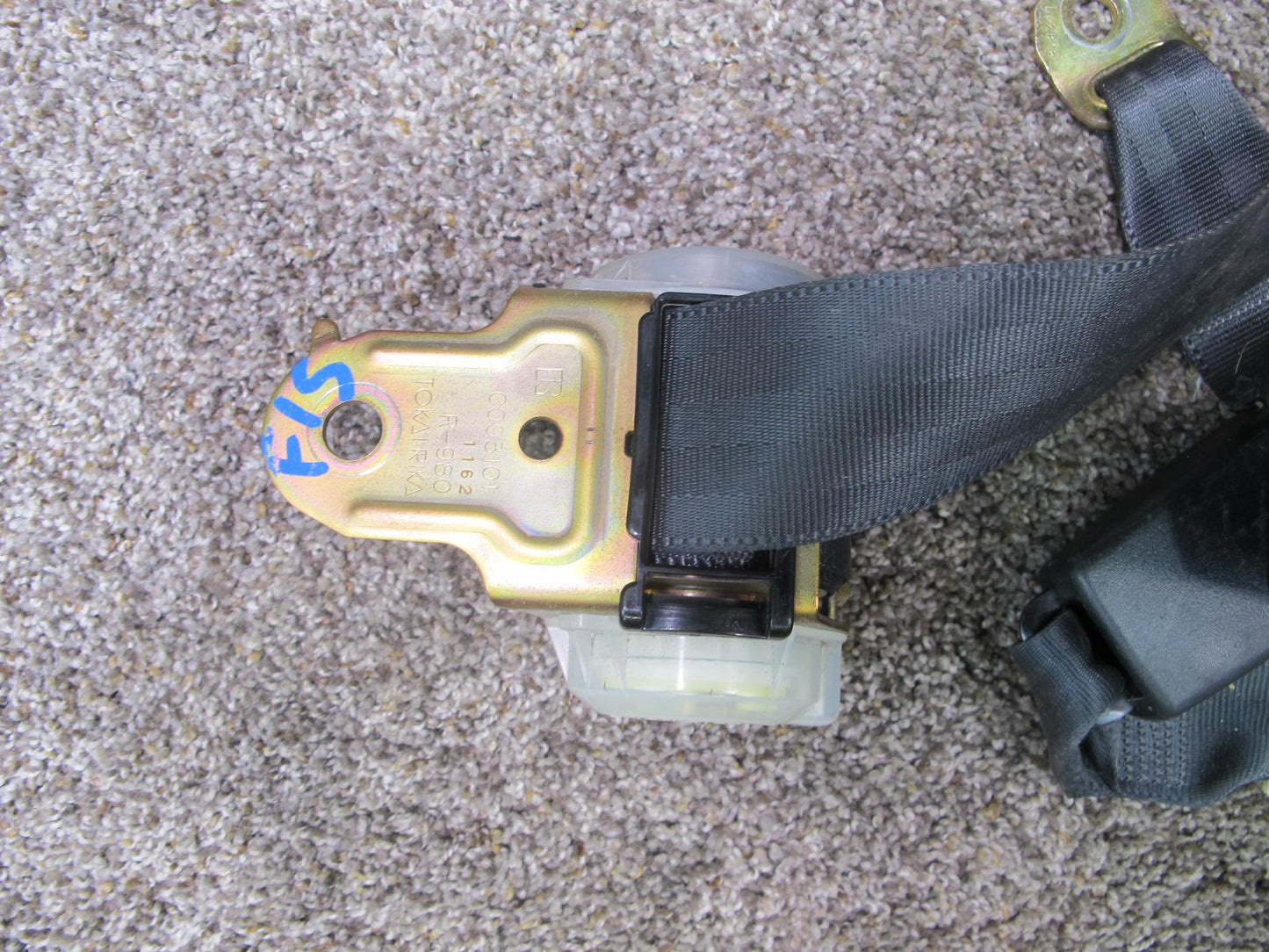 01-05 LEXUS IS300 REAR LEFT CENTER RIGHT SIDE SEATBELT RETRACTOR SET OEM