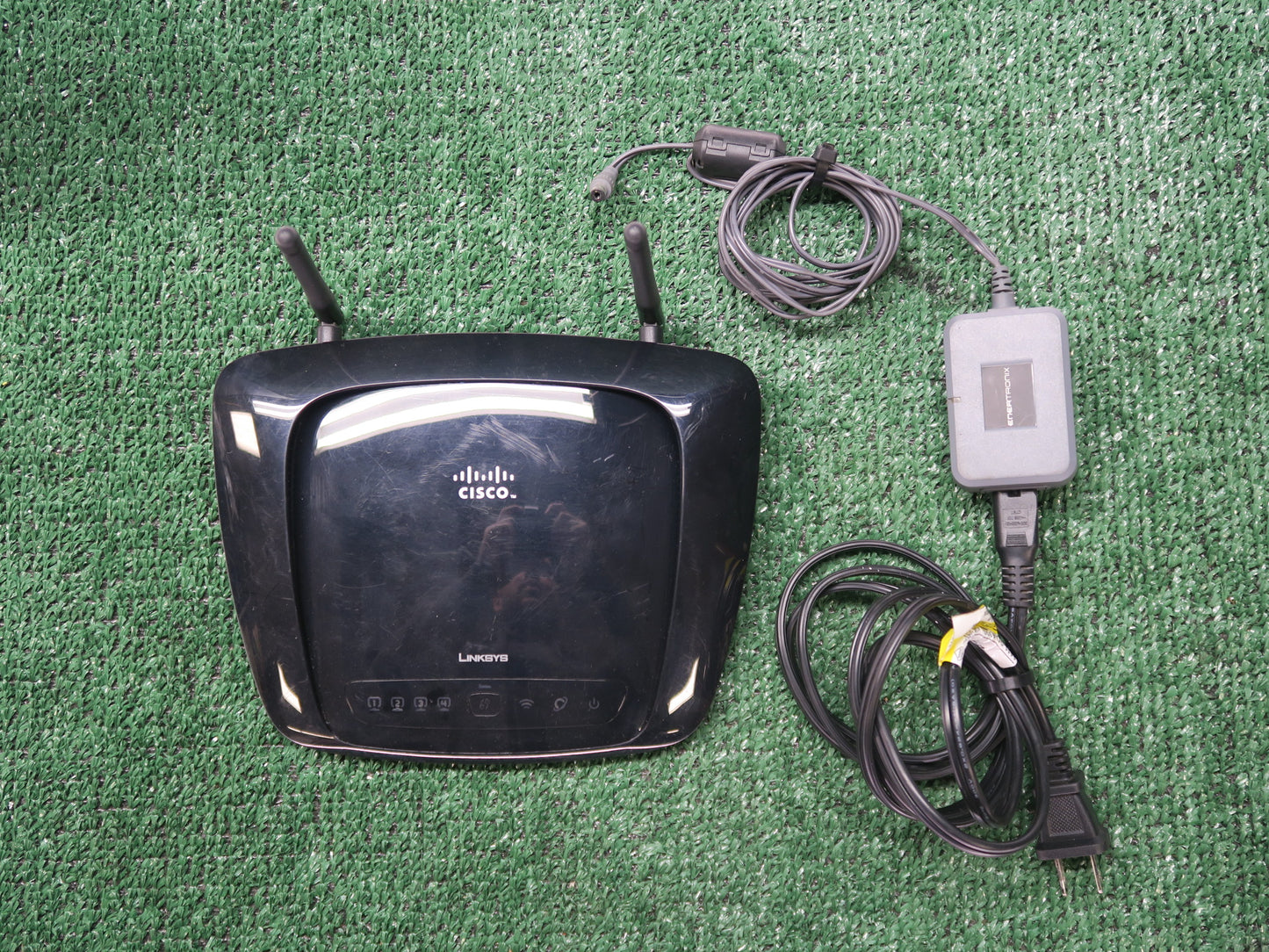 CISCO LINKSYS WRT160NL 4-PORT ETHERNET WIRELESS-N BROADBAND ROUTER W/ ADAPTER
