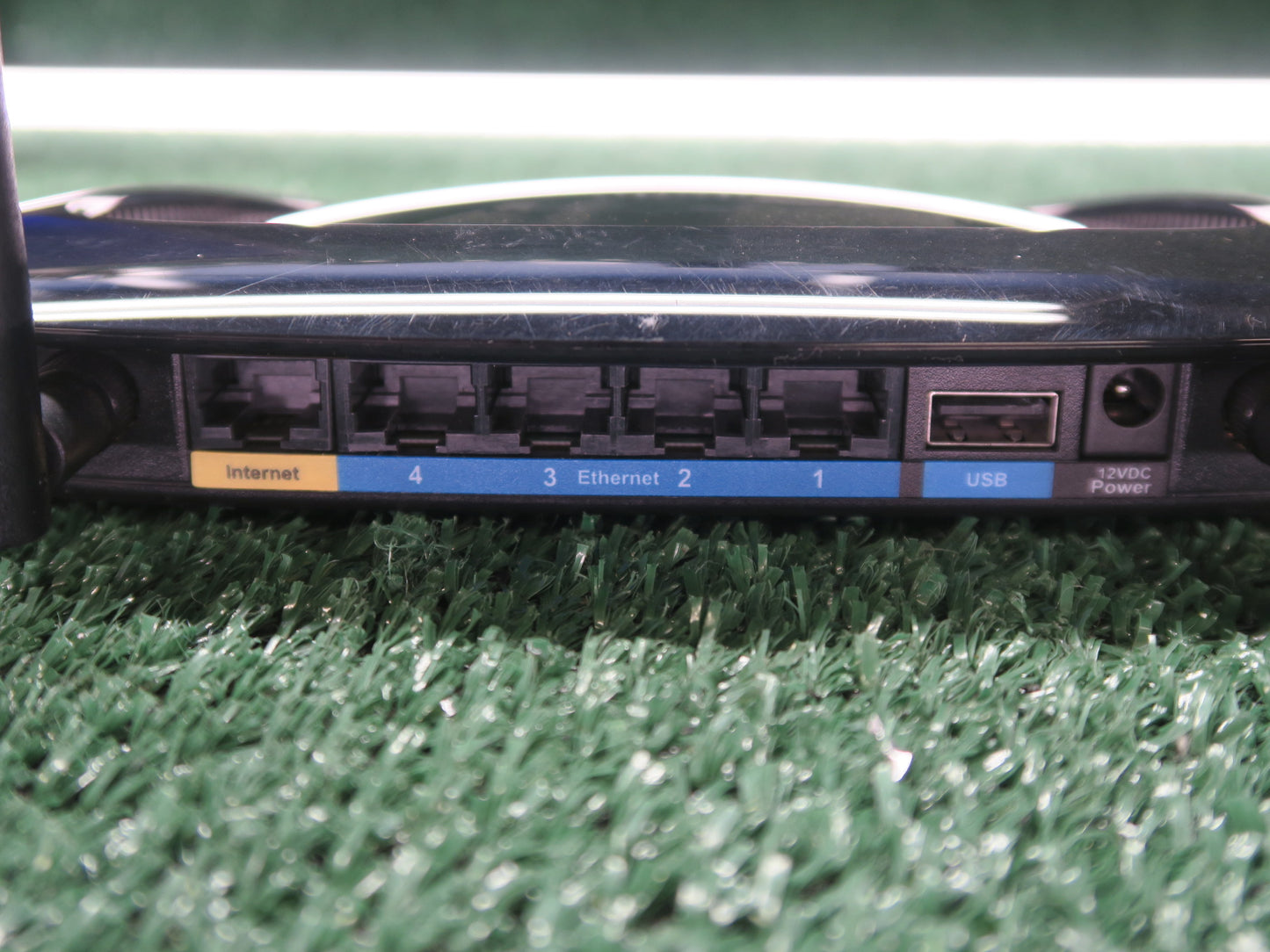 CISCO LINKSYS WRT160NL 4-PORT ETHERNET WIRELESS-N BROADBAND ROUTER W/ ADAPTER