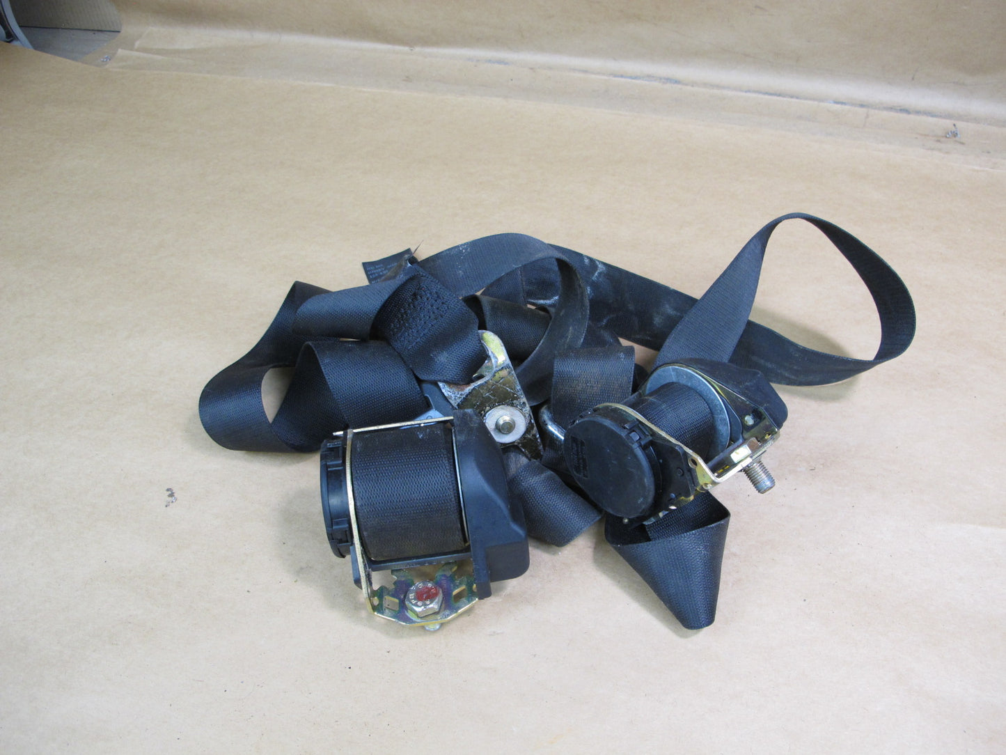 86-91 MERCEDES C126 560 SEC REAR LEFT & RIGHT SEATBELT RETRACTOR SET OEM