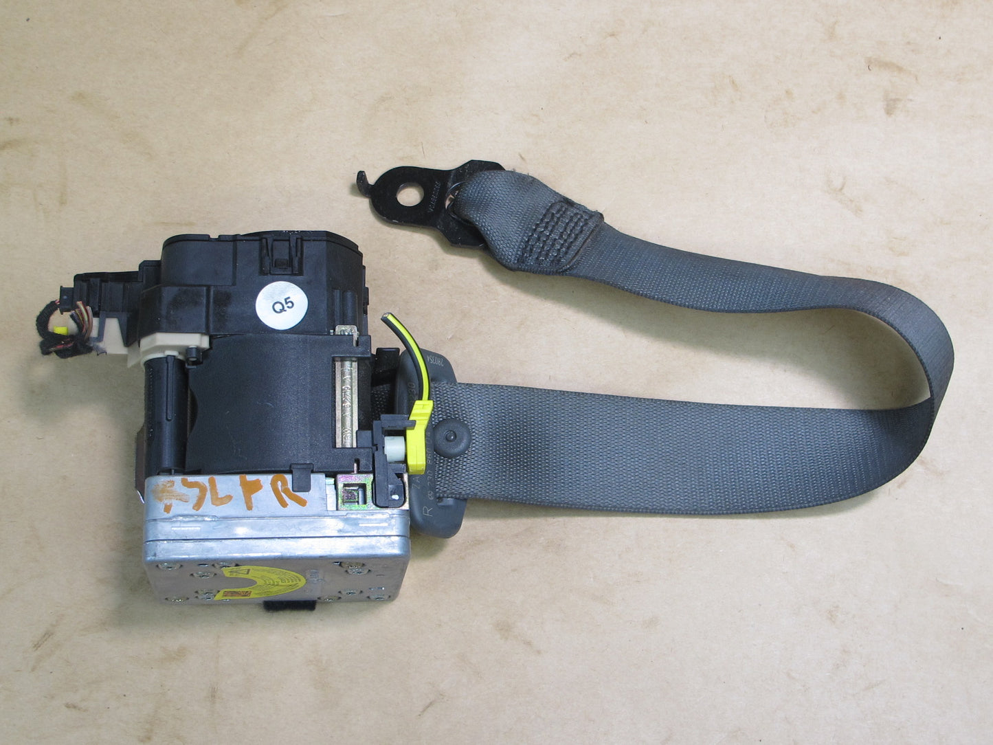 03-08 MERCEDES R230 SL500 FRONT LEFT & RIGHT SIDE SEATBELT RETRACTOR SET OEM