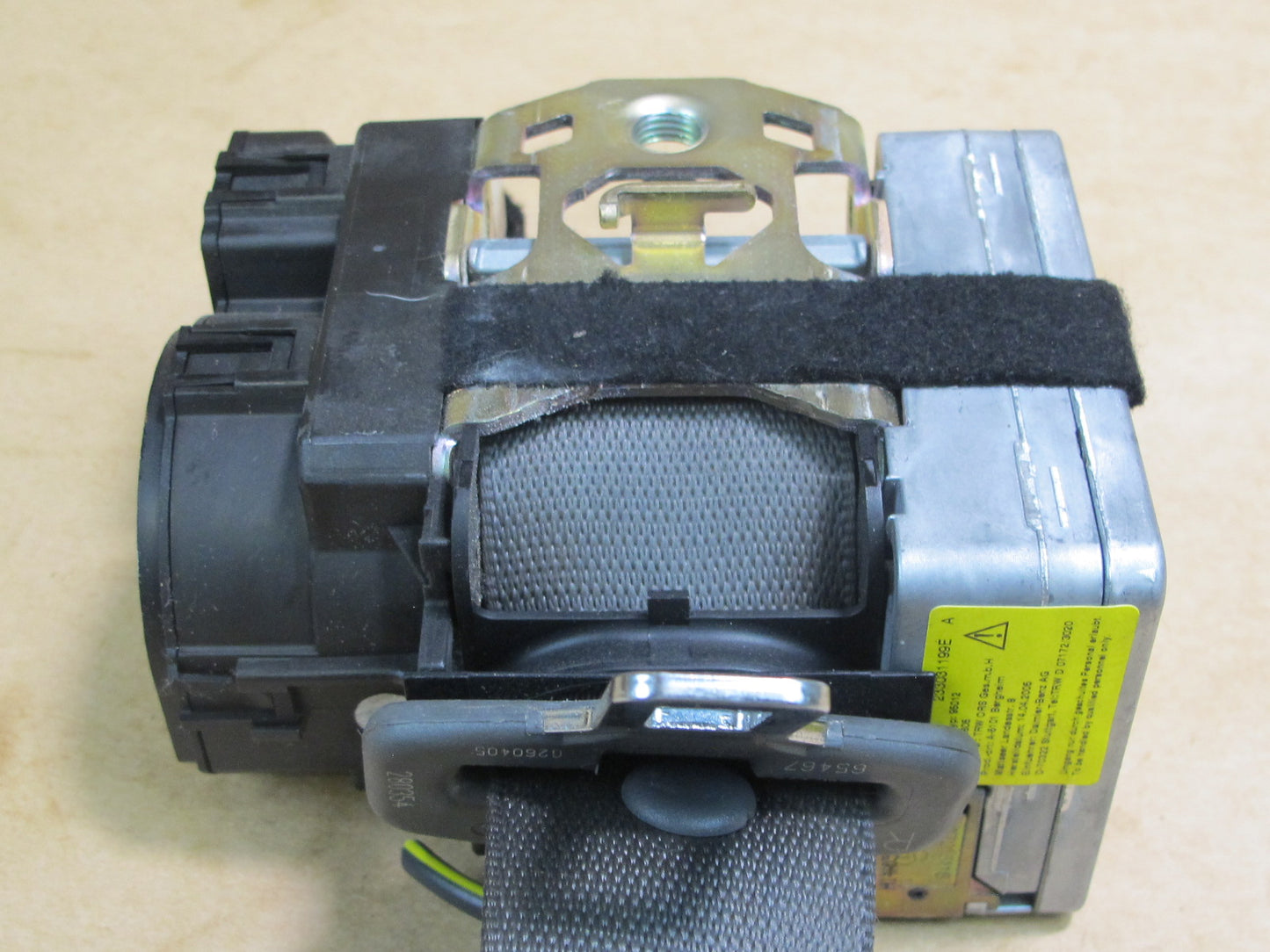 03-08 MERCEDES R230 SL500 FRONT LEFT & RIGHT SIDE SEATBELT RETRACTOR SET OEM