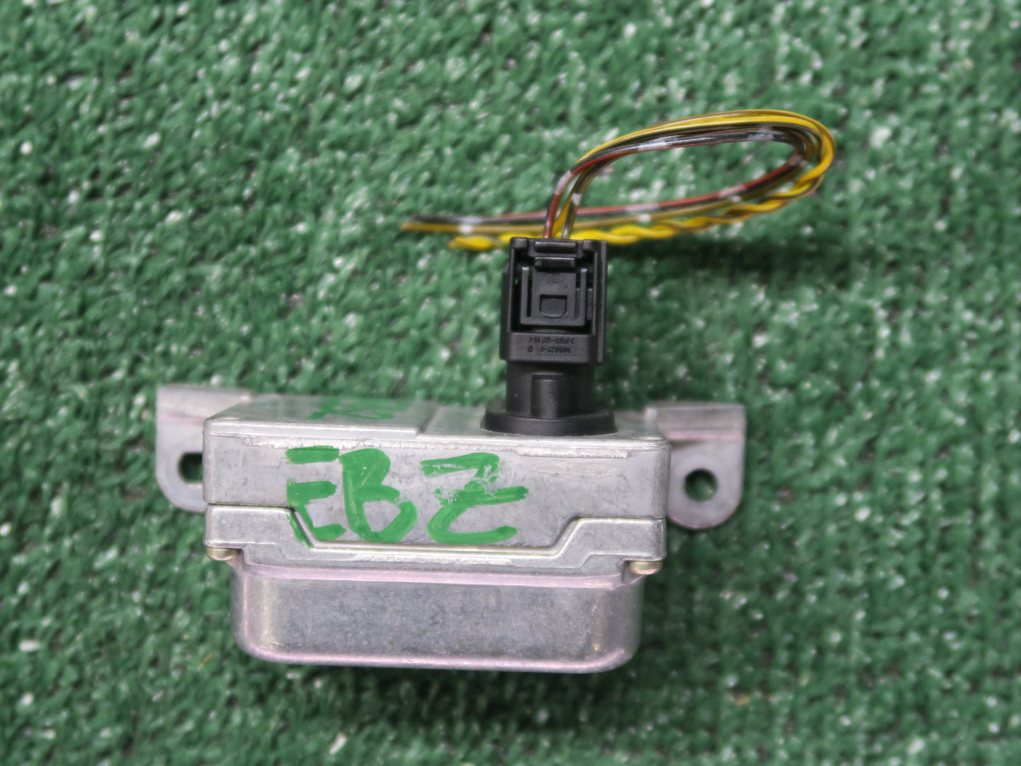 01-06 BMW E46 E85 Z4 YAW SPEED SENSOR CONTROL MODULE 6764018 OEM