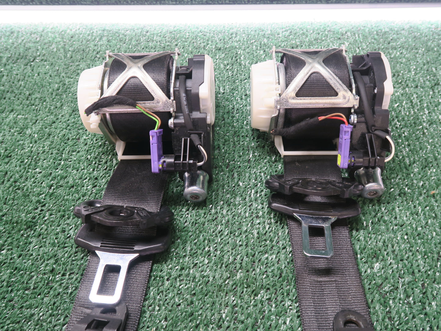 07-09 AUDI Q7 FRONT LEFT & RIGHT SIDE SEATBELT RETRACTOR SET OEM
