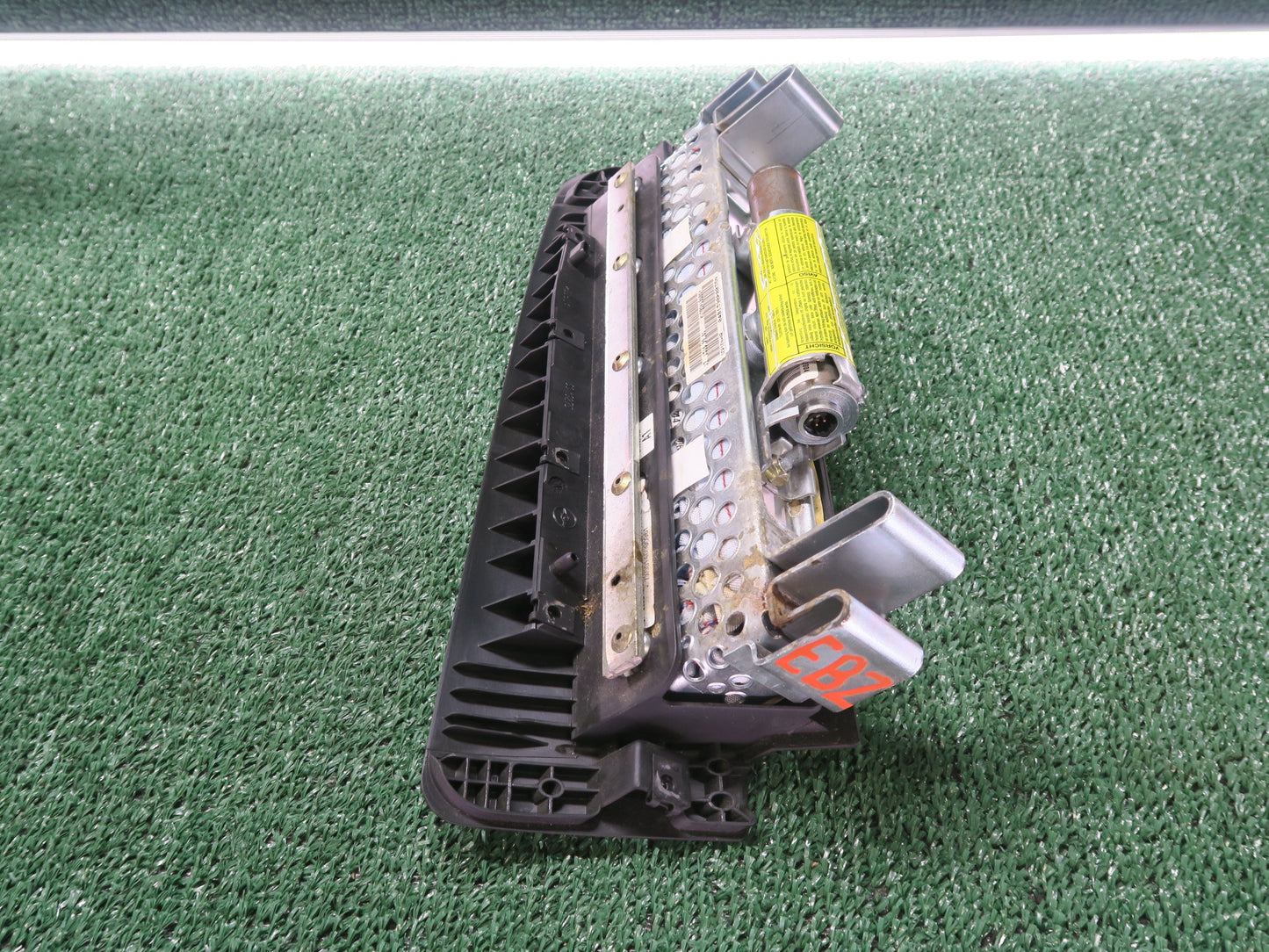03-08 BMW E85 E86 Z4 FRONT RIGHT PASSENGER SIDE UNDER DASH KNEE SRS AIRBAG OEM
