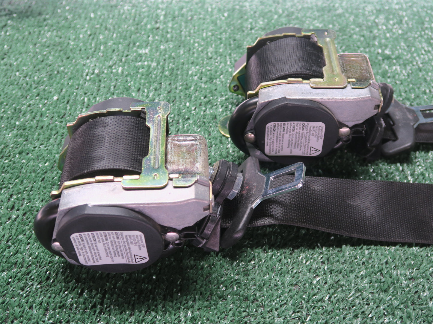 04-08 CHRYSLER CROSSFIRE FRONT LEFT & RIGHT SIDE SEATBELT RETRACTOR SET OEM