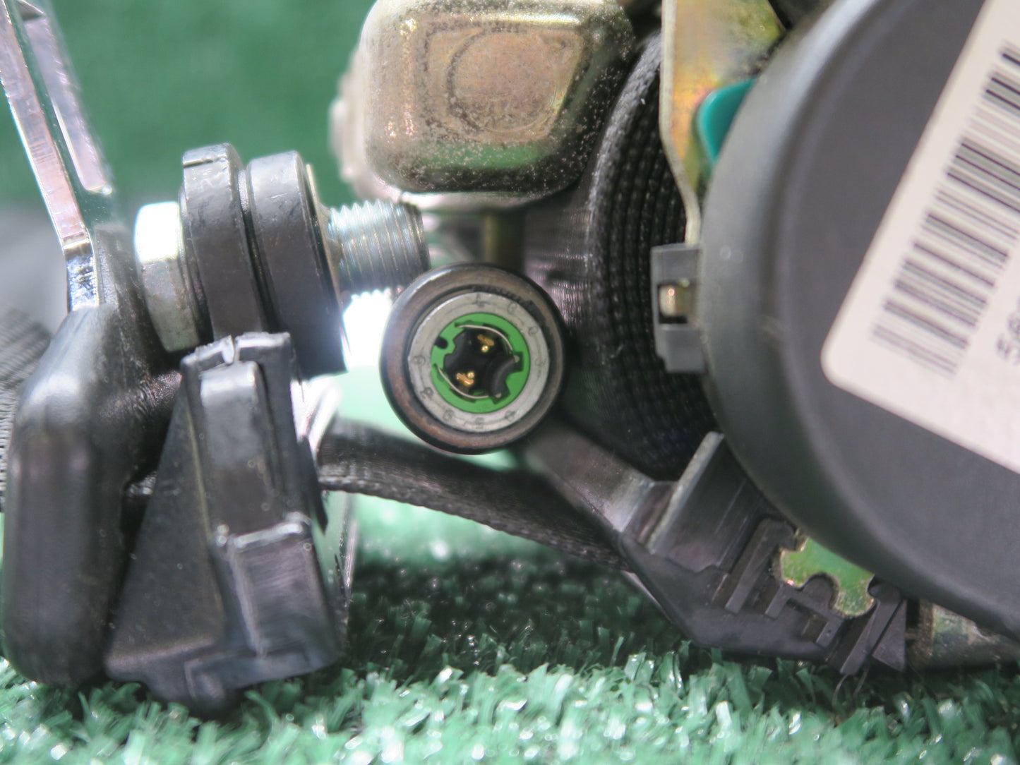 04-08 CHRYSLER CROSSFIRE FRONT LEFT & RIGHT SIDE SEATBELT RETRACTOR SET OEM