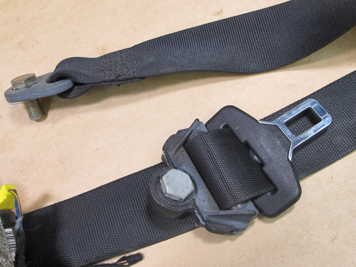 04-08 CHRYSLER CROSSFIRE FRONT LEFT & RIGHT SIDE SEATBELT RETRACTOR SET OEM