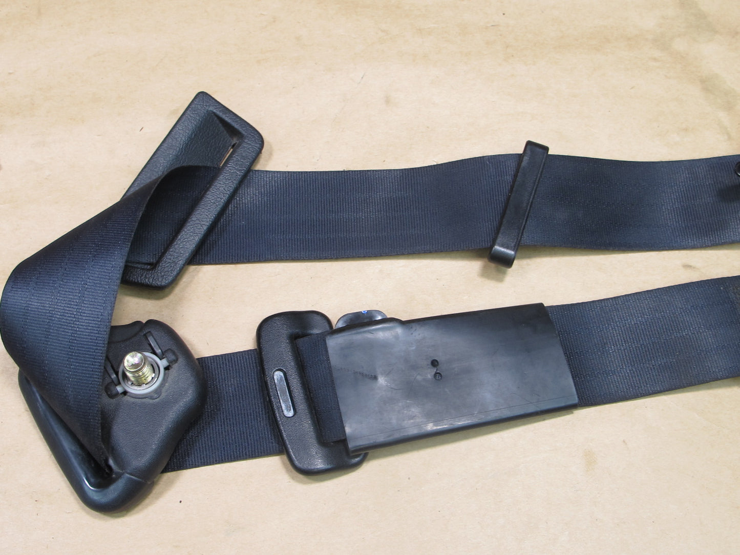 99-01 ISUZU VEHICROSS FRONT RIGHT & LEFT SIDE SEATBELT RETRACTOR SET OEM