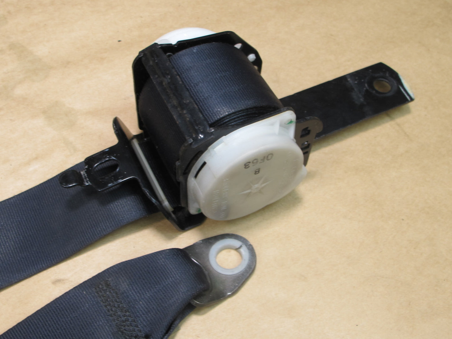99-01 ISUZU VEHICROSS FRONT RIGHT & LEFT SIDE SEATBELT RETRACTOR SET OEM