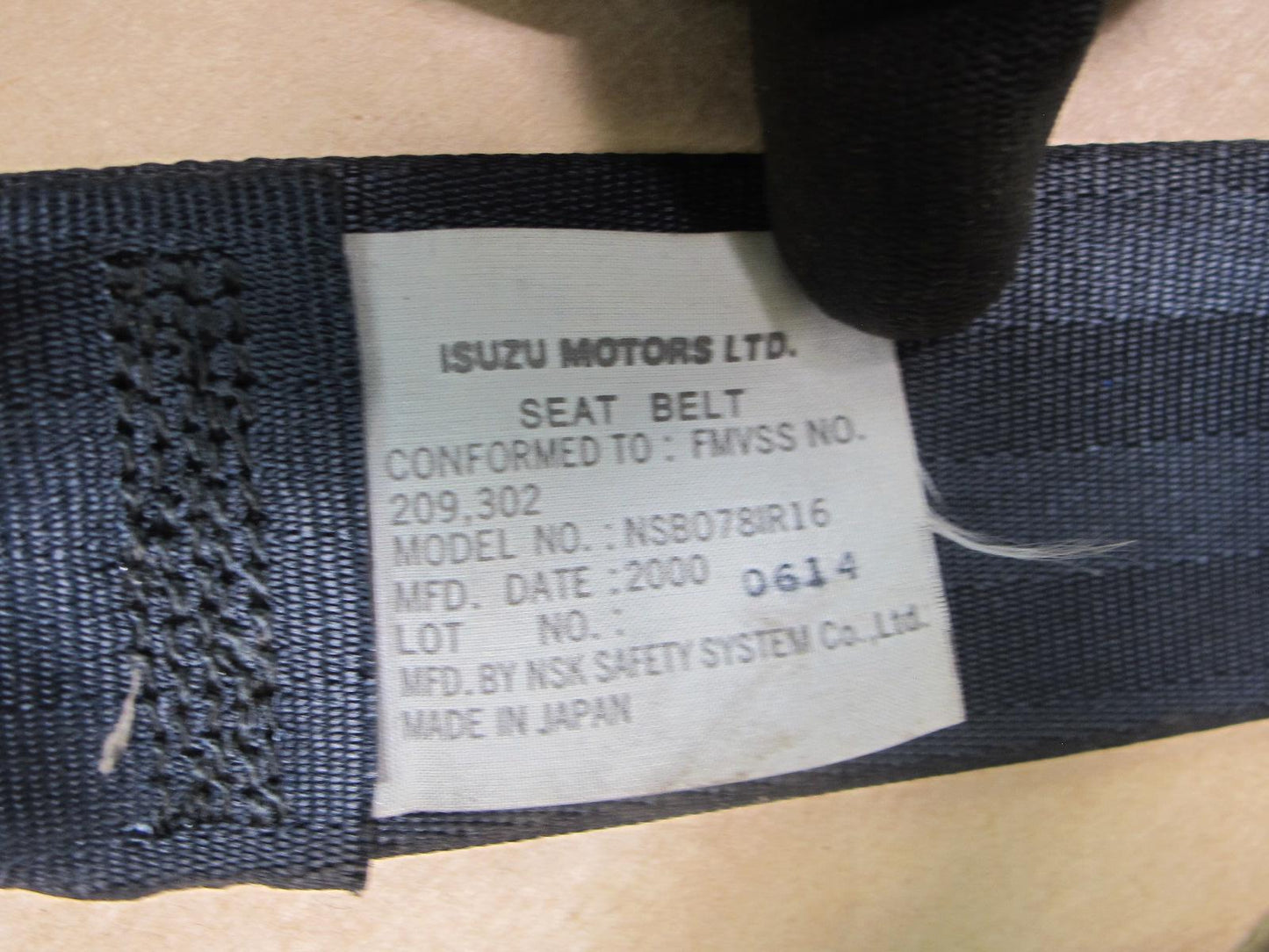 99-01 ISUZU VEHICROSS FRONT RIGHT & LEFT SIDE SEATBELT RETRACTOR SET OEM