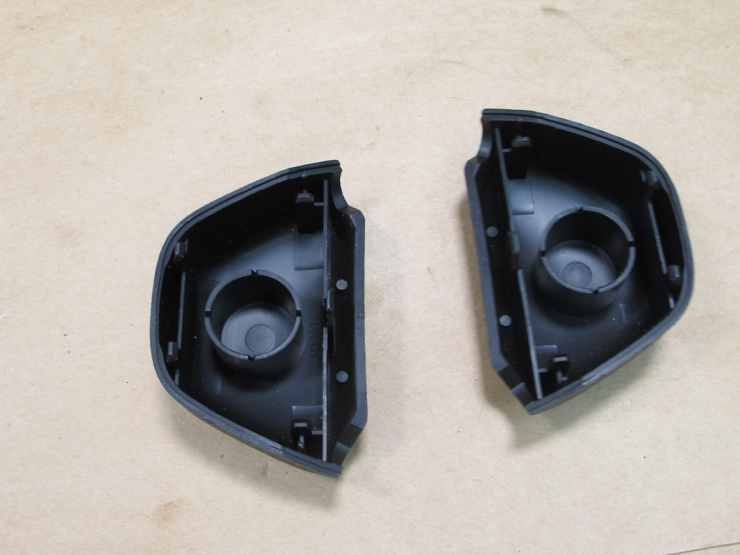 99-01 ISUZU VEHICROSS FRONT RIGHT & LEFT SIDE SEATBELT RETRACTOR SET OEM