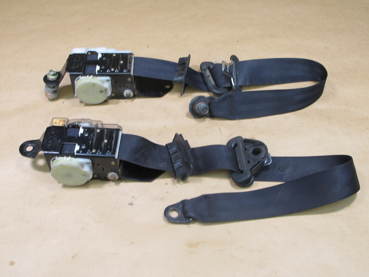 90-96 NISSAN 300ZX Z32 CONVERTINLE FRONT RIGHT & LEFT SIDE SEATBELT RETRACTOR SET OEM