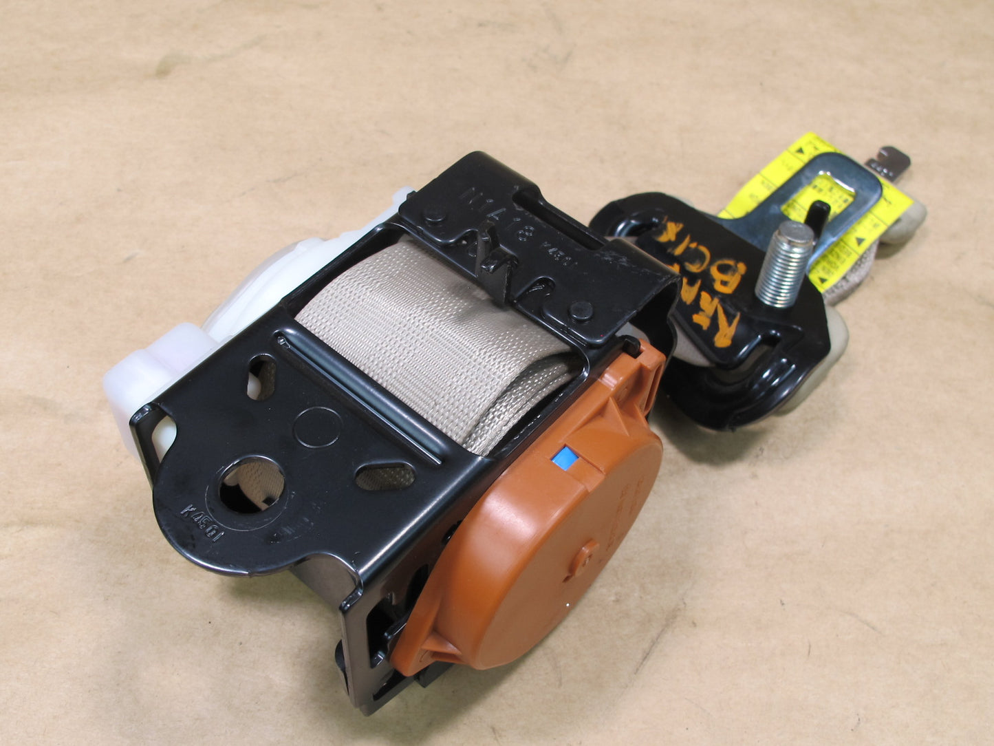 03-09 LEXUS GX470 REAR 3RD ROW CENTER SEATBELT RETRACTOR OEM