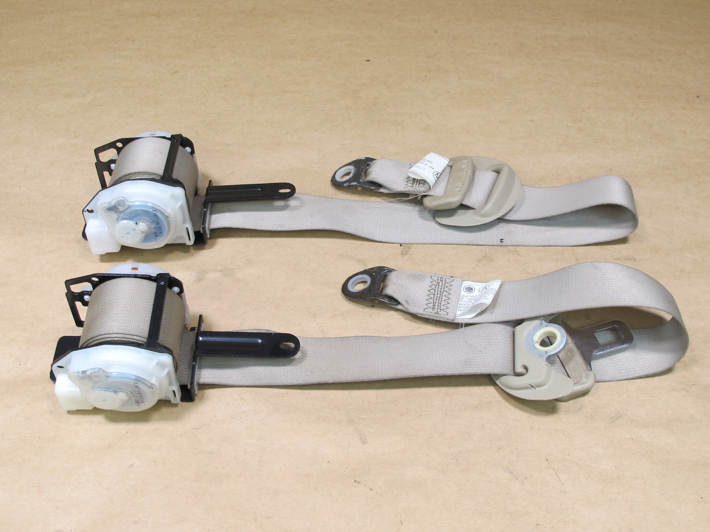 03-09 LEXUS GX470 REAR SECOND 2ND ROW RIGHT & LEFT SIDE SEATBELT RETRACTOR SET OEM