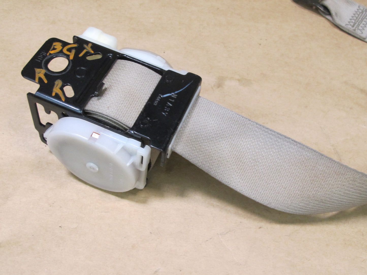 03-09 LEXUS GX470 REAR SECOND 2ND ROW RIGHT & LEFT SIDE SEATBELT RETRACTOR SET OEM