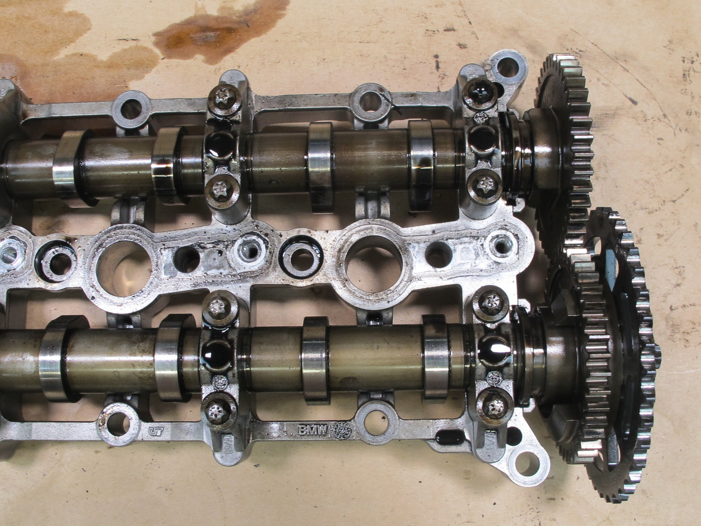 14-18 BMW F30 F31 328dX N47D20C CAMSHAFTS W HOUSING 7797511 OEM