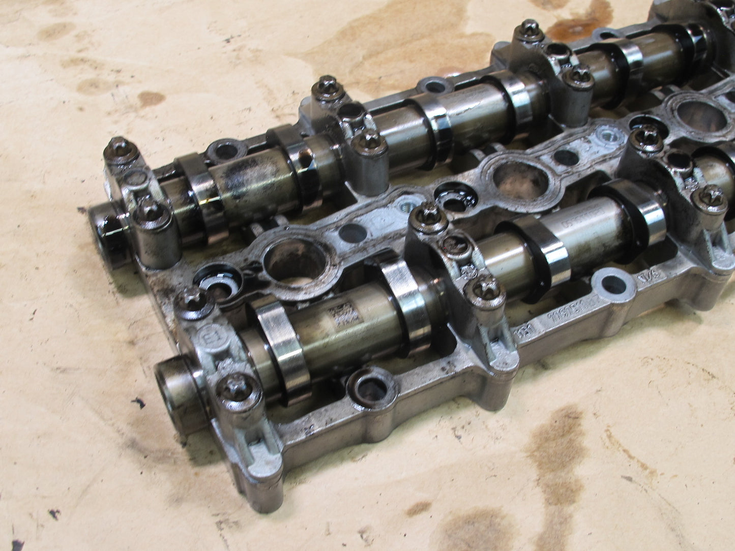 14-18 BMW F30 F31 328dX N47D20C CAMSHAFTS W HOUSING 7797511 OEM