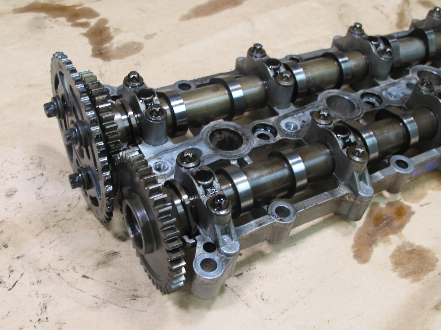 14-18 BMW F30 F31 328dX N47D20C CAMSHAFTS W HOUSING 7797511 OEM
