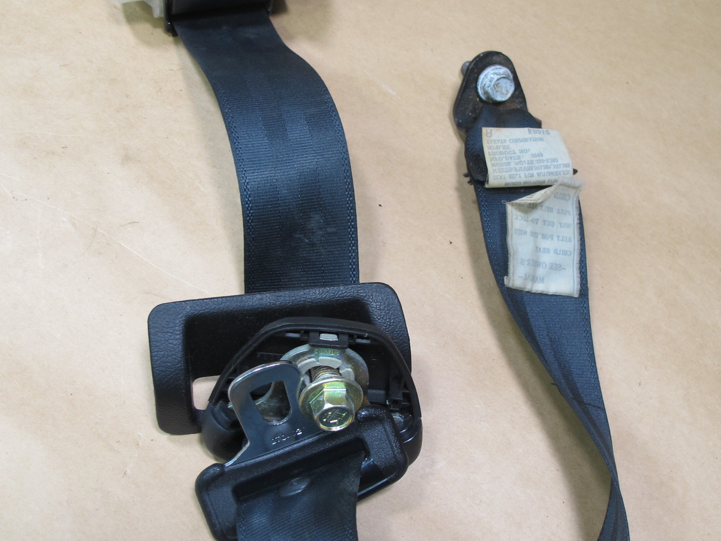 99-01 ISUZU VEHICROSS REAR RIGHT & LEFT SIDE SEATBELT RETRACTOR SET OEM
