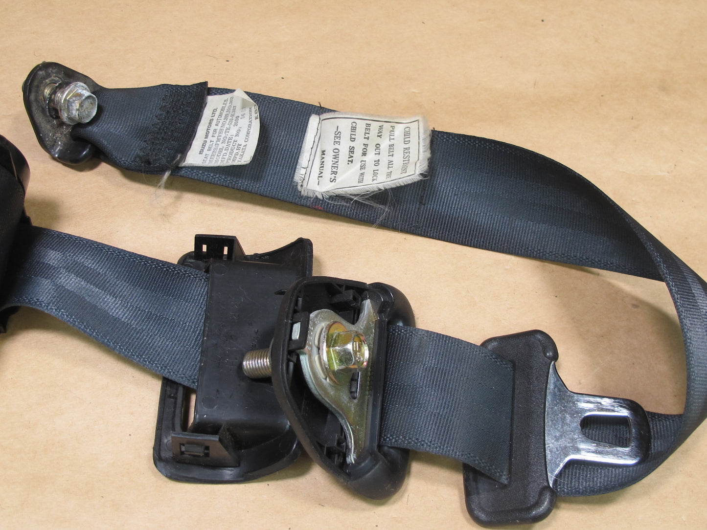 99-01 ISUZU VEHICROSS REAR RIGHT & LEFT SIDE SEATBELT RETRACTOR SET OEM