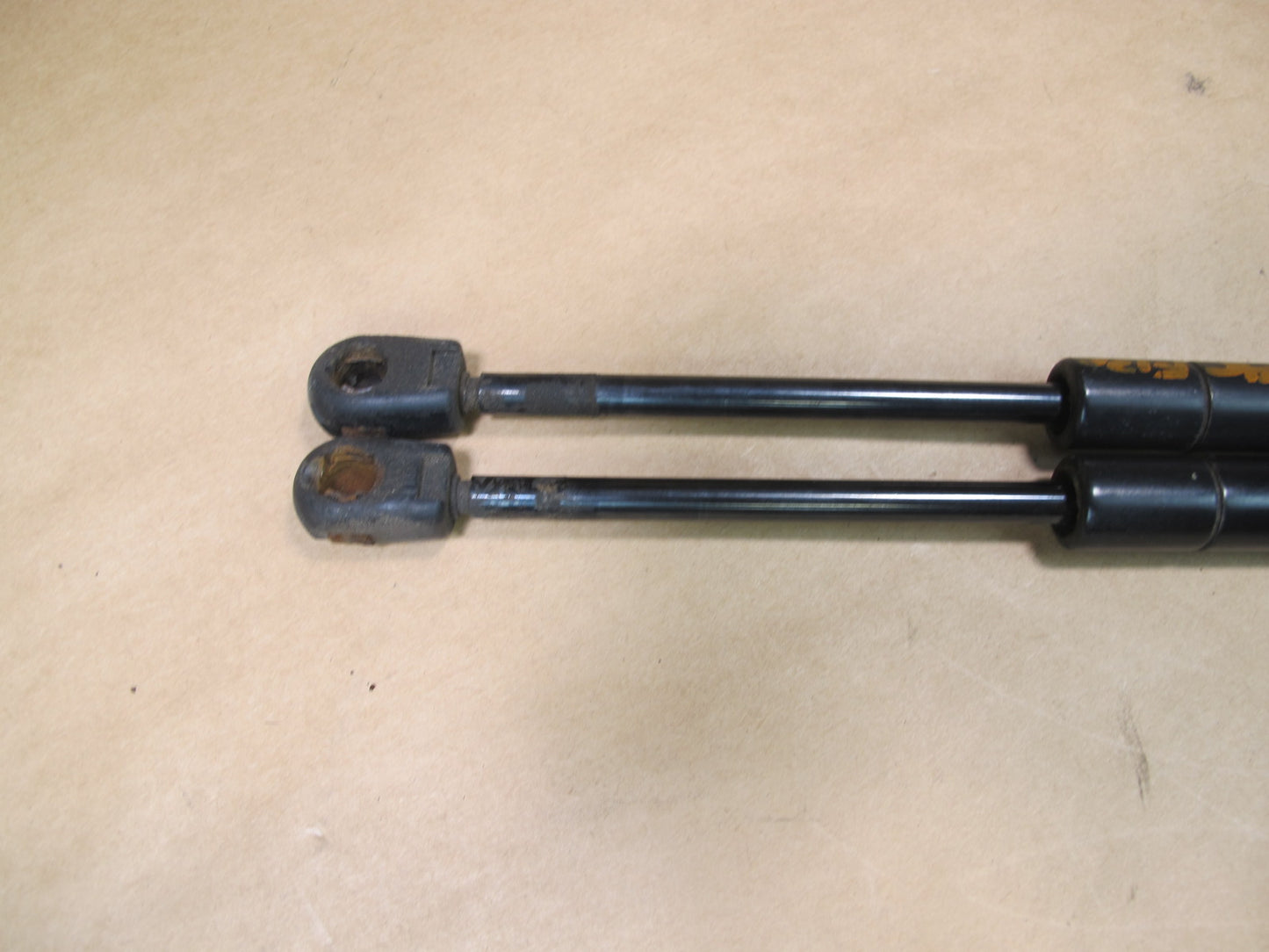 97-04 CHEVROLET CORVETTE C5 SET OF 2 FRONT HOOD SHOCK STRUT SUPPORT OEM