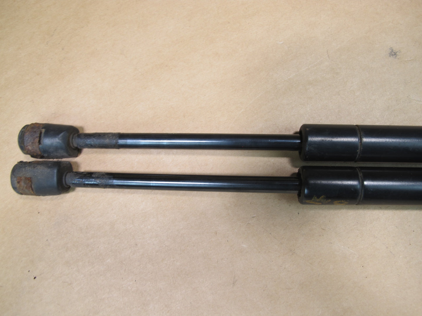 97-04 CHEVROLET CORVETTE C5 SET OF 2 FRONT HOOD SHOCK STRUT SUPPORT OEM