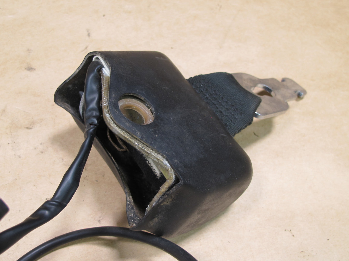 1973 MERCEDES R107 450SL FRONT RIGHT & LEFT SIDE SEATBELT RETRACTOR SET OEM