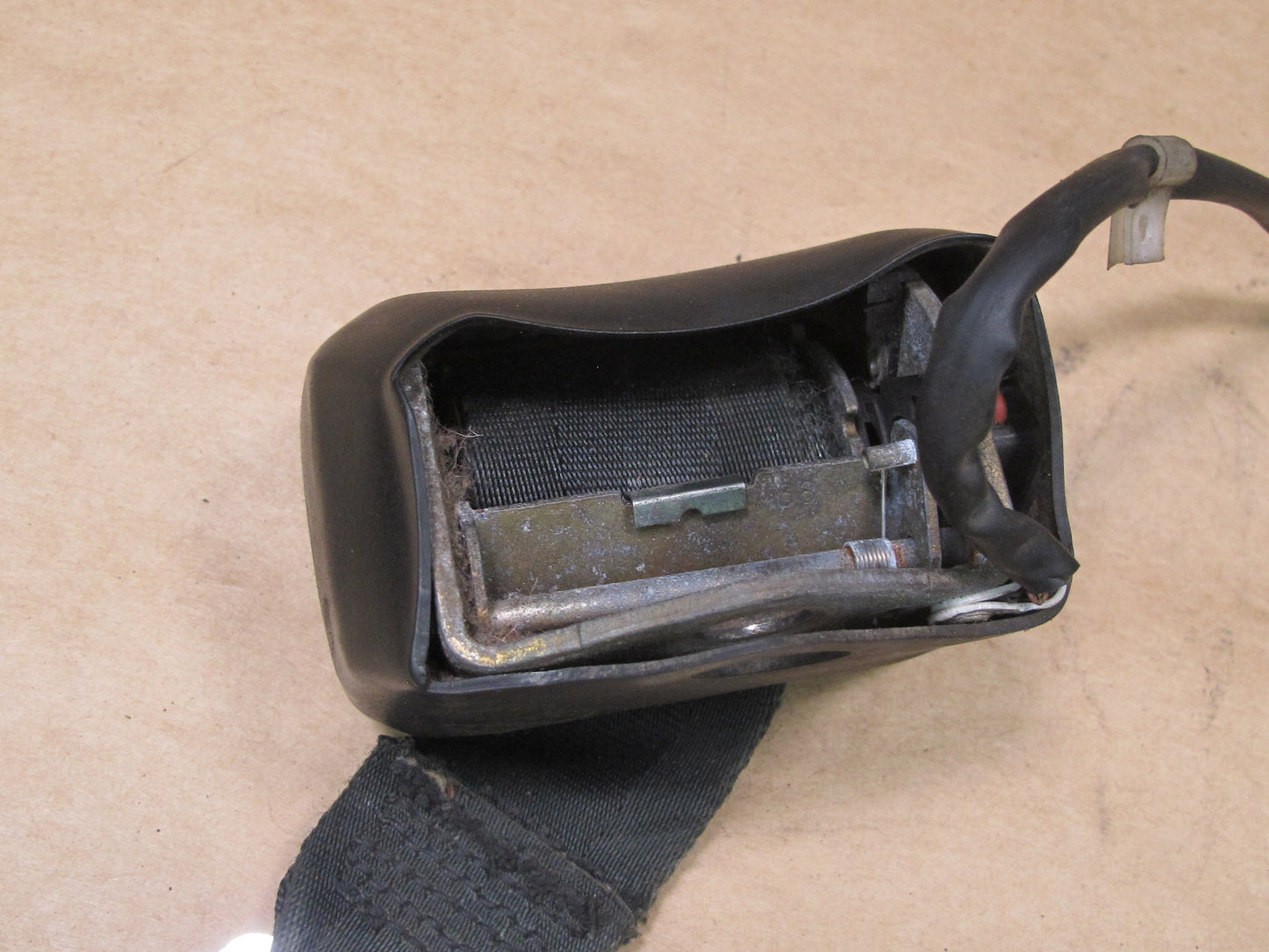 1973 MERCEDES R107 450SL FRONT RIGHT & LEFT SIDE SEATBELT RETRACTOR SET OEM