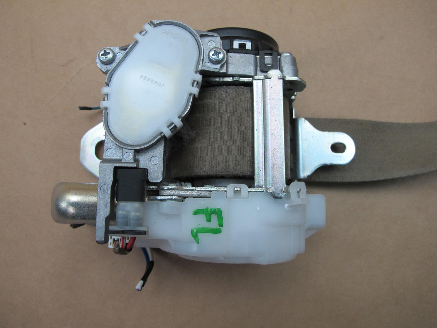 07-12 LEXUS LS460 LS600HL FRONT RIGHT & LEFT SIDE SEATBELT RETRACTOR SET OEM