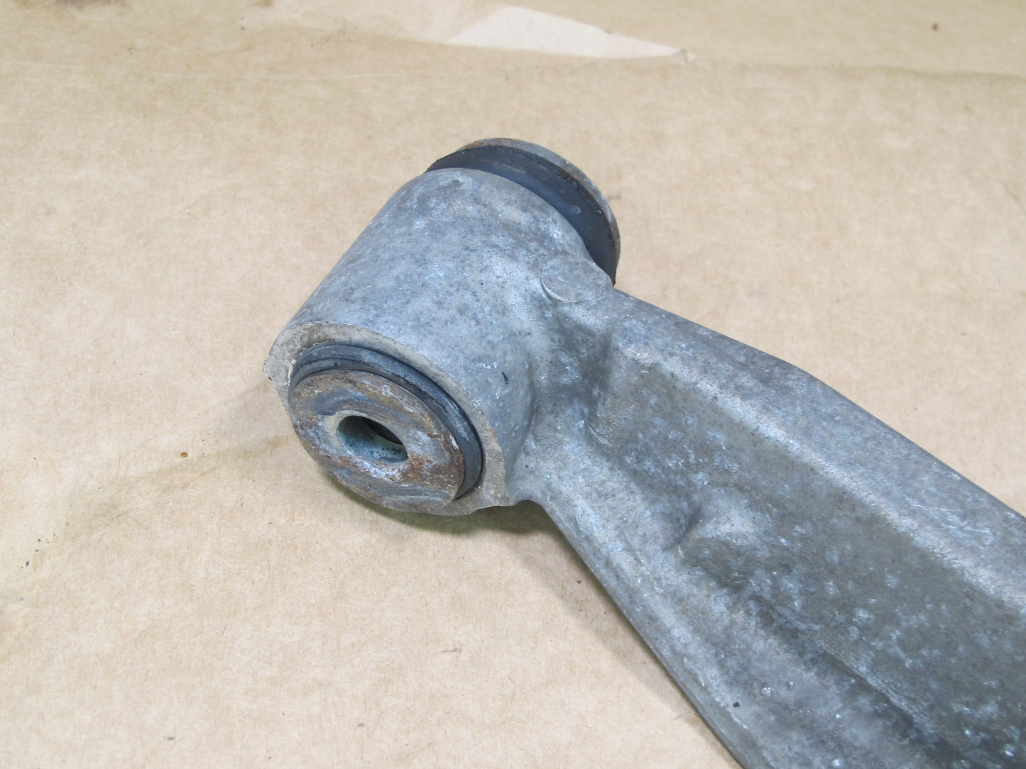 97-04 CHEVROLET CORVETTE C5 FRONT RIGHT SUSPENSION LOWER CONTROL ARM OEM