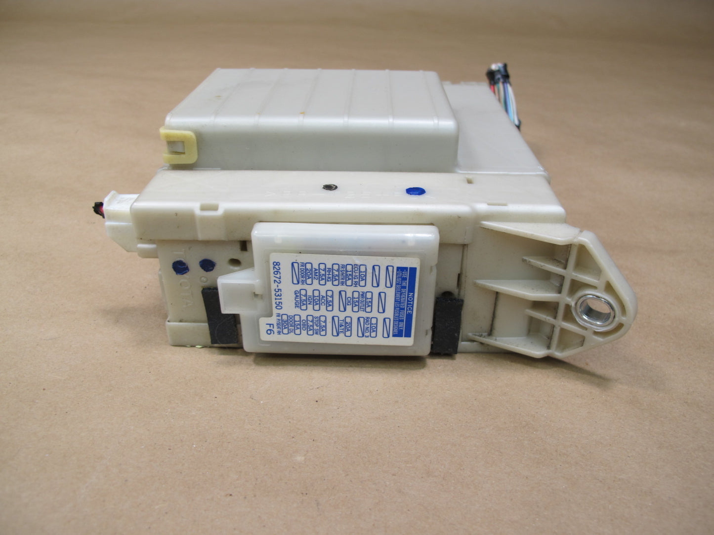 2010 LEXUS IS250 IS350 POWER JUNCTION FUSE RELAY BOX 82672-53150 OEM
