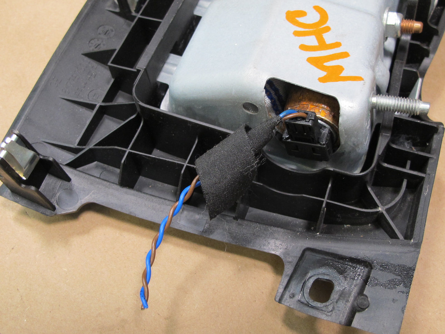 11-16 MINI R60 COUNTRYMAN FRONT RIGHT PASSENGER SIDE UNDER DASH KNEE SRS AIRBAG OEM