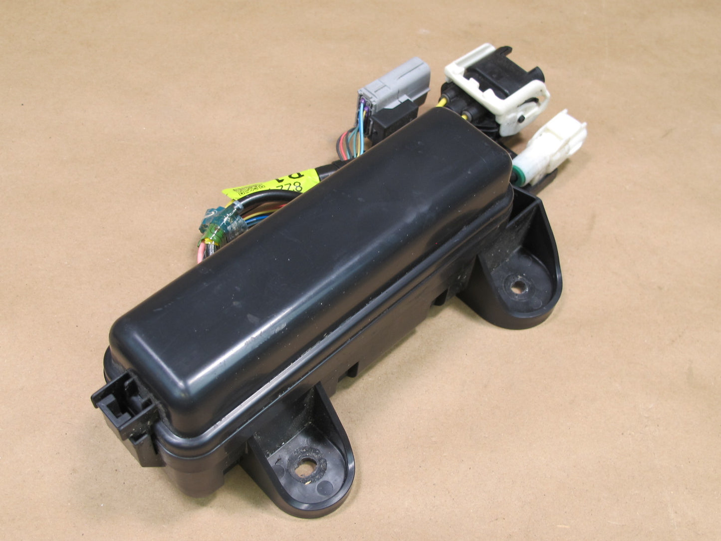 10-15 LEXUS IS250 IS350 CONVERTIBLE REAR TRUNK RELAY FUSE JUNCTION BOX OEM